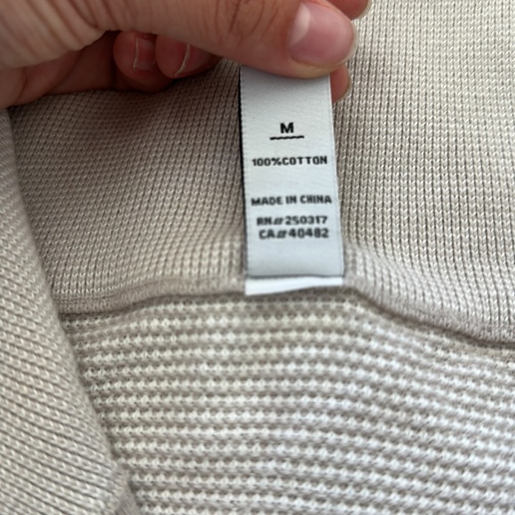 Varley | Sweater & Jogger Set - Picture 5 of 8